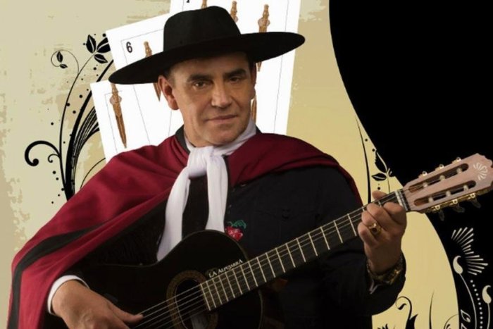 El cantautor salte&ntilde;o le envi&oacute; una guitarra al joven estudiante entrerriano.
