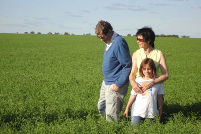 Un recuerdo de los d&iacute;as en el campo, compartidos por Graciela y Mike.