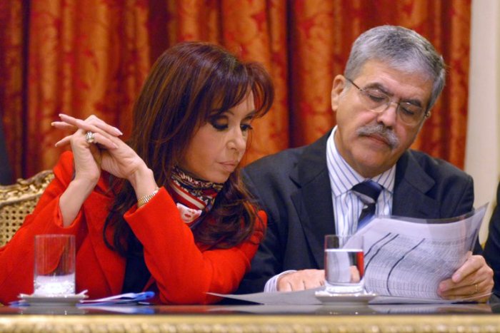 Cristina Fernandez de Kirchner junto al entonces ministro de Planificacion, Julio De Vido