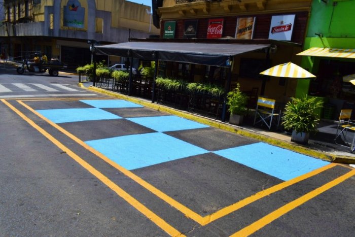 As&iacute; pintaron la calle sobre 1&ordm; de Mayo hacia calle Pellegrini.