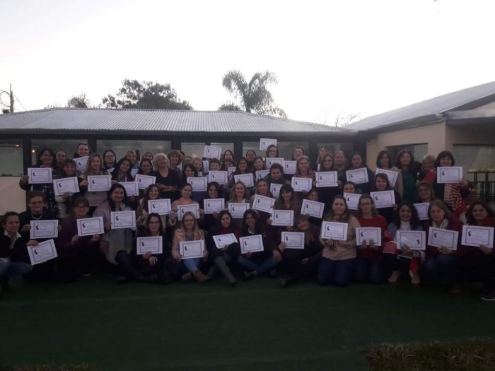Capacitaci&oacute;n de la red en Gualeguaych&uacute;, con representaci&oacute;n de 12 ciudades.