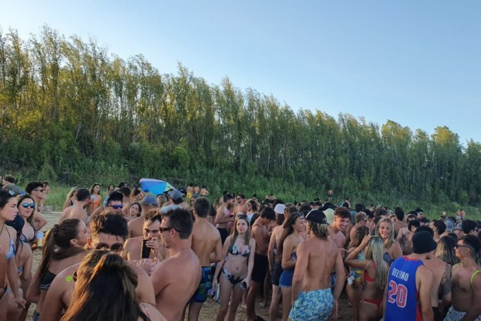 Fiesta en Isla Bonita, Paran&aacute;, durante el fin de semana.