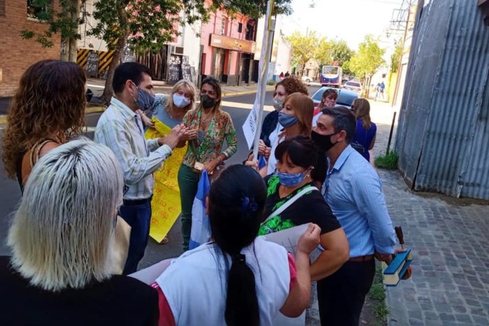 El titular de la UDAI 1 dialog&oacute; con los que protestaron este viernes.