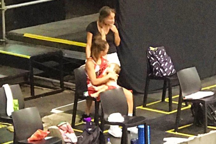 La foto que se viraliz&oacute; en las redes: Antonella y Madi.