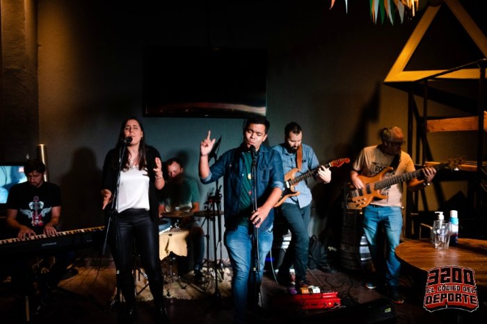 Sawabona Shikoba estuvo a cargo del cierre a toda m&uacute;sica.