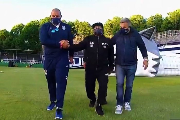 La &uacute;ltima vez que Maradona ingres&oacute; a una cancha.