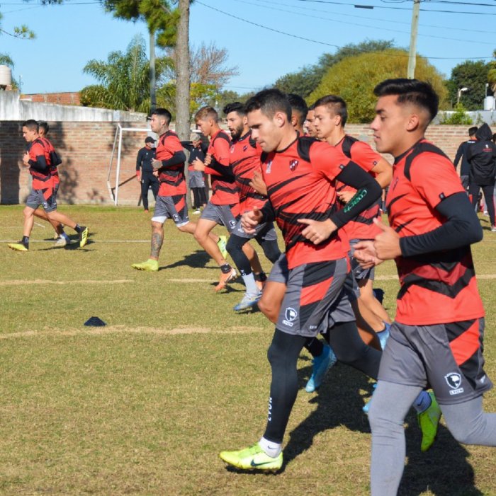 Volvi&oacute; a entrenar el plantel del &uacute;nico club entrerriano en la Primera del f&uacute;tbol argentino.