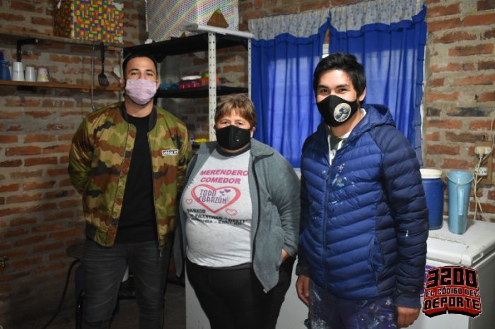 Mabel Paiz recibi&oacute; las donaciones este s&aacute;bado, en el barrio San Francisco (oeste).