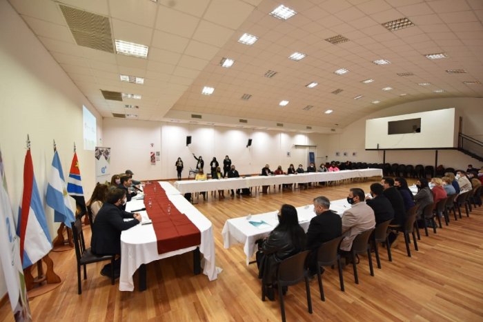 Encuentro presidido por el ministro de Educaci&oacute;n, Mart&iacute;n M&uuml;ller