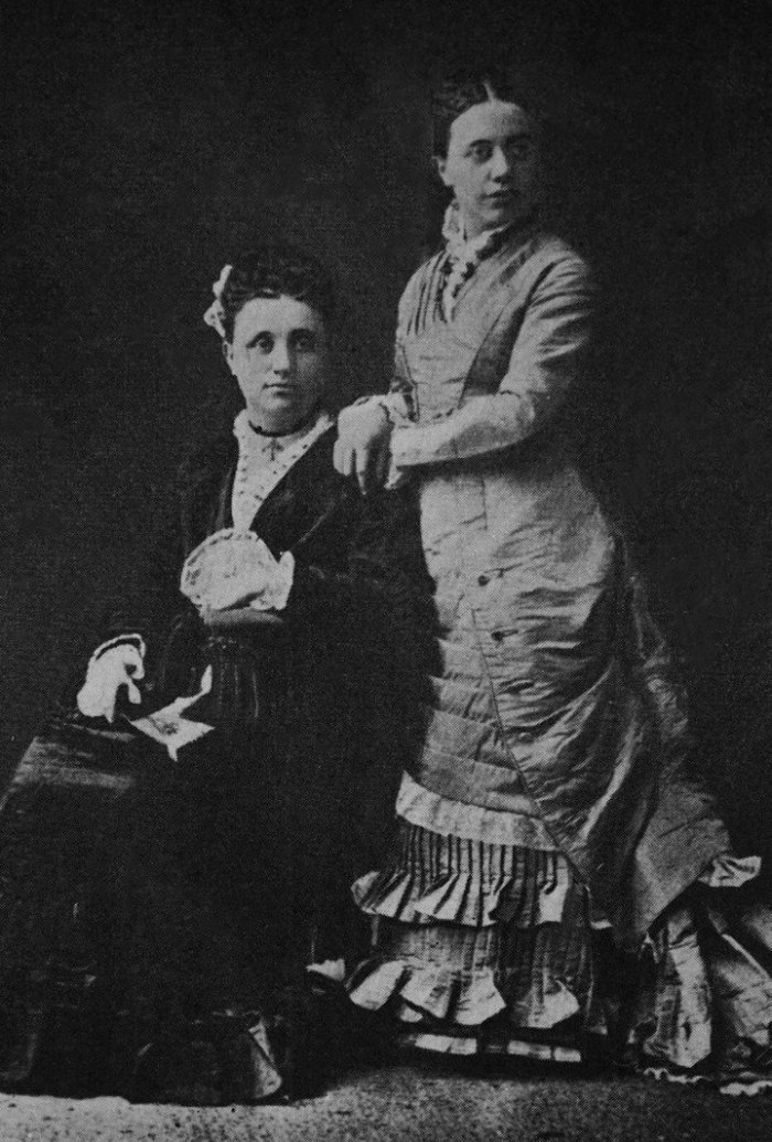 Clara Armstrong y Frances