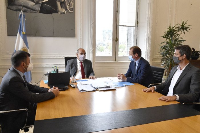 El nuevo jefe de Ministros, Juan Manzur, junto a Bordet, Cresto y Kueider.