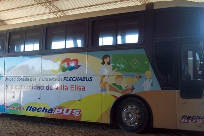 Ploteado por fuera y modificado en su interior, pero sin funcionar.