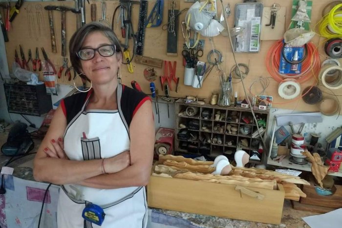 Laura Zelaya, la escultora colonense que fue premiada.