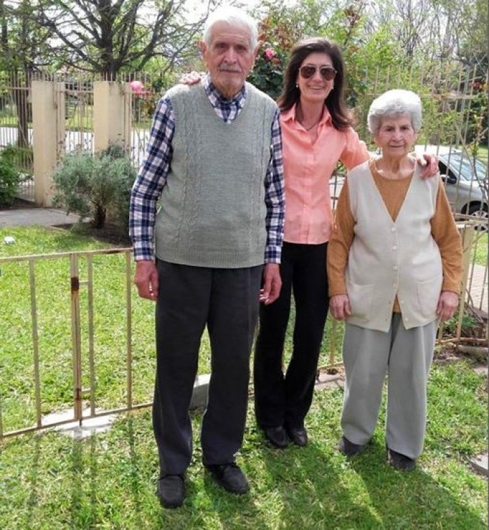 Polo junto a su hija y a Juanita, la docente con la que se cas&oacute; hace 64 a&ntilde;os.