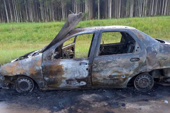 As&iacute; qued&oacute; el Fiat Siena tras el siniestro que se habr&iacute;a producido por una falla mec&aacute;nica.
