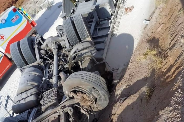 As&iacute; qued&oacute; el cami&oacute;n que conduc&iacute;a el entrerriano, en la zona de Calama, Chile.