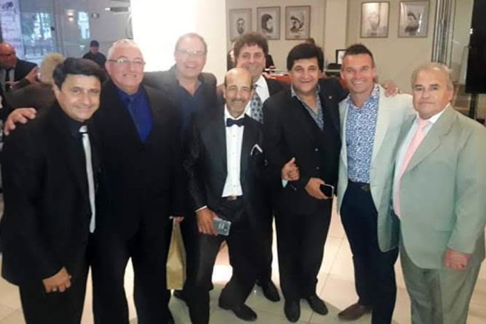 Bianchi completa la foto de consagrados humoristas.