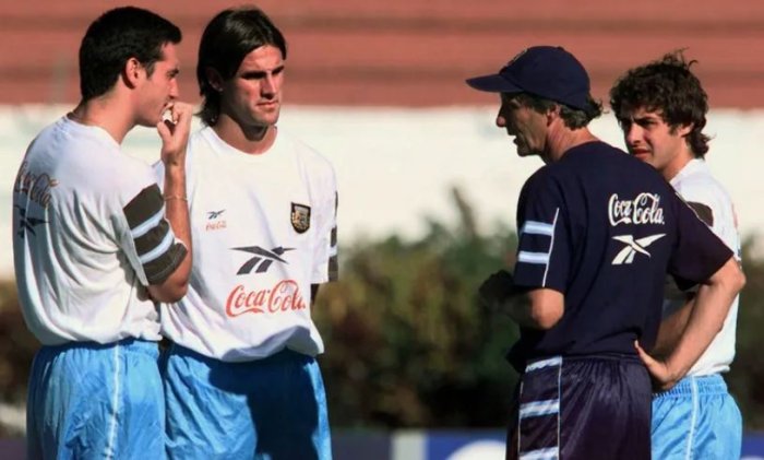 Brasil 2000: Scaloni con Guille Pereyra, Aimar y el DT entrerriano.