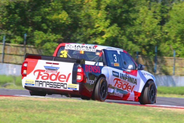 La Toyota n&uacute;mero 3 que conduce Werner, que es el vigente campe&oacute;n del TC reservado para autos.