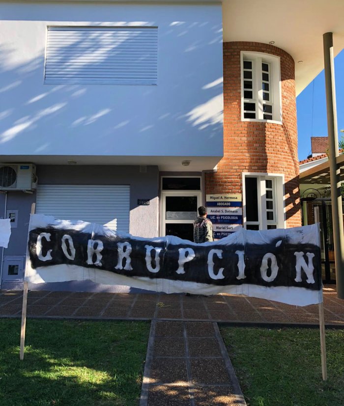 Este fue uno de los estudios por los que pas&oacute; la protesta.