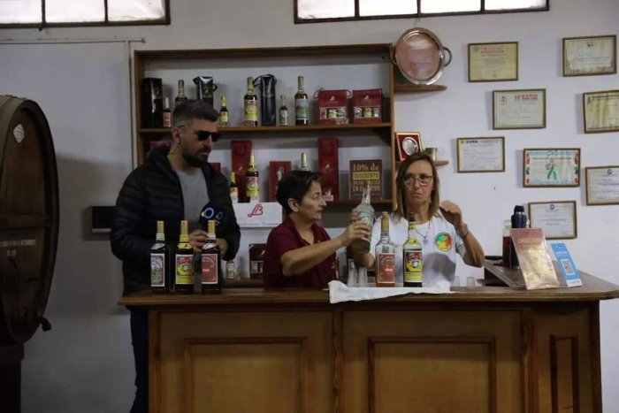 Las degustaciones tampoco faltaron durante el recorrido por San Jos&eacute;.