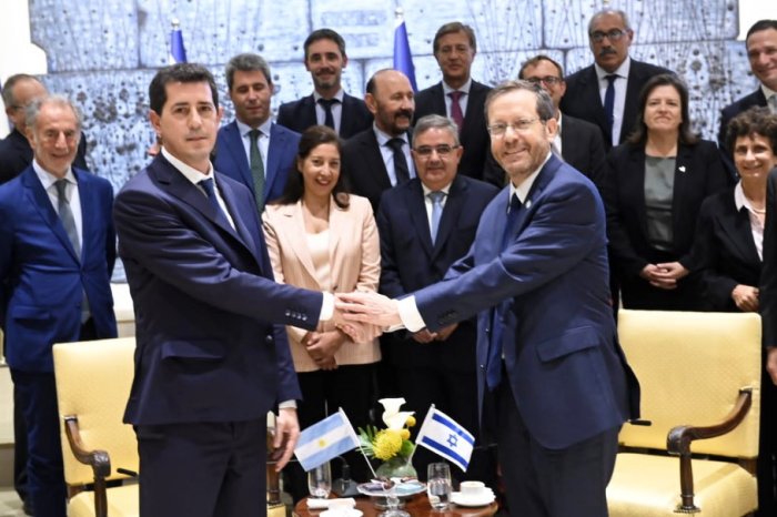 El ministro de Pedro con el presidente Herzog.