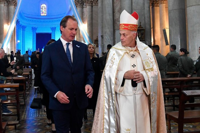 Bordet asisti&oacute; al Tedeum a cargo de monse&ntilde;or Puiggari en Paran&aacute;.