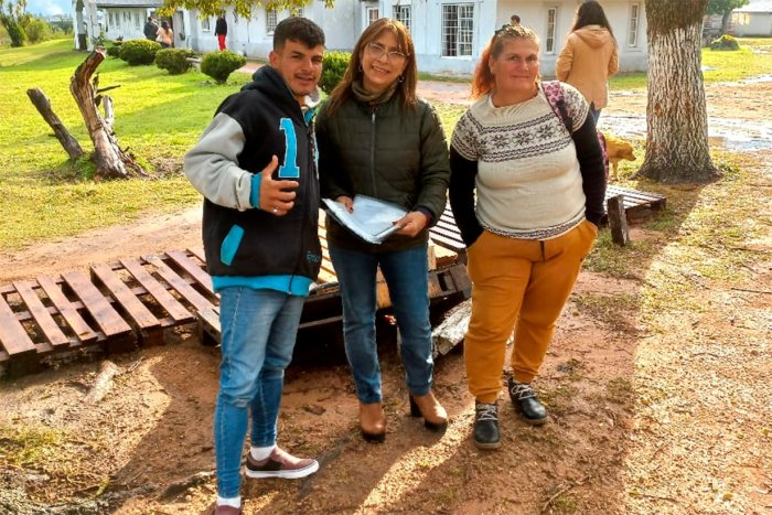Mateo, Silvia Castillo y la mam&aacute; del joven