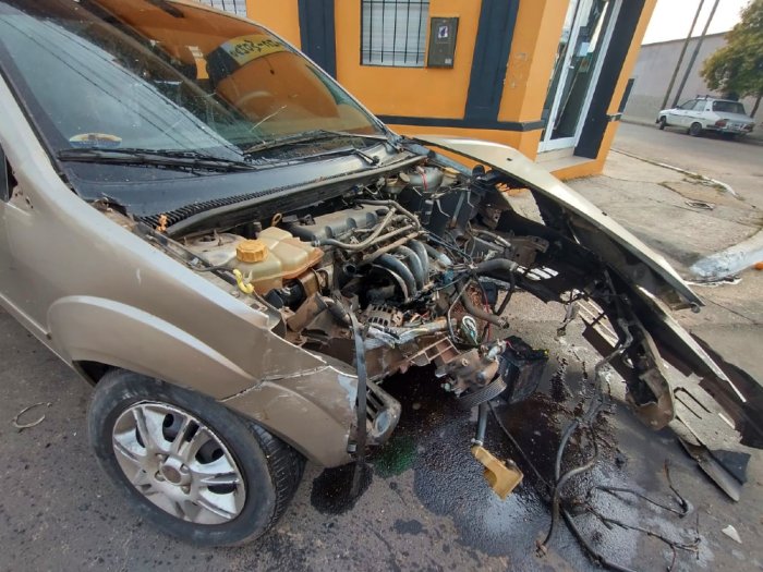 En ese auto iban las 3 j&oacute;venes que fueron hospitalizadas pero sin heridas de consideraci&oacute;n.
