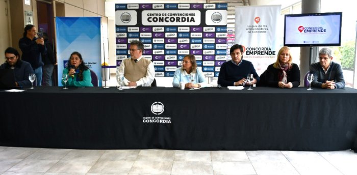 La ministr Paira estuvo en la presentaci&oacute;n, junto al intendente Francolini y el secretario Barboza.