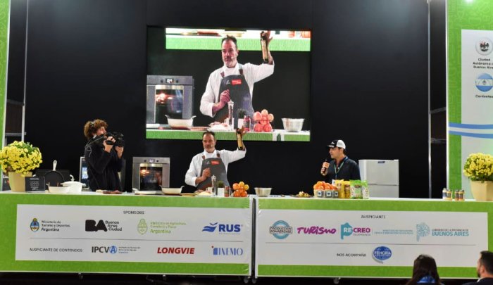 El conocido chef Jacinto Echand&iacute;a particip&oacute; de la Feria Caminos y Sabores.