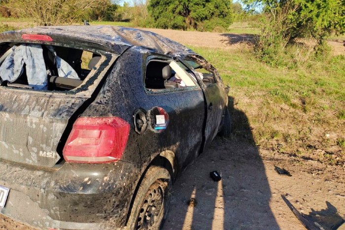 Una de las im&aacute;genes de c&oacute;mo qued&oacute; el Gol negro, en la exruta 26.