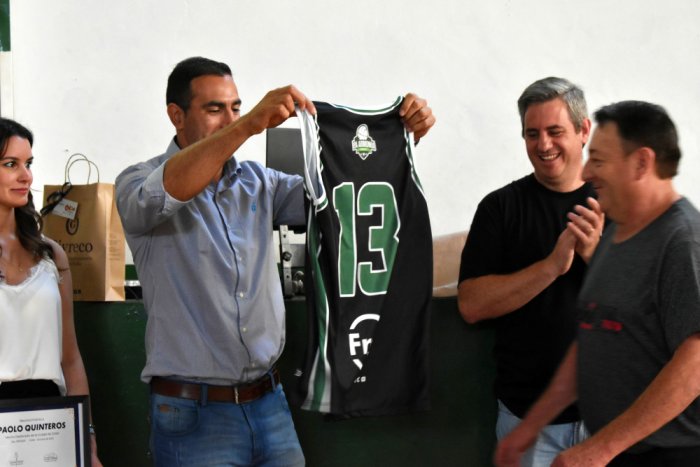 El exjugador de la selecci&oacute;n nacional (bronce en Beijing 2008), con la camiseta de su primer club.