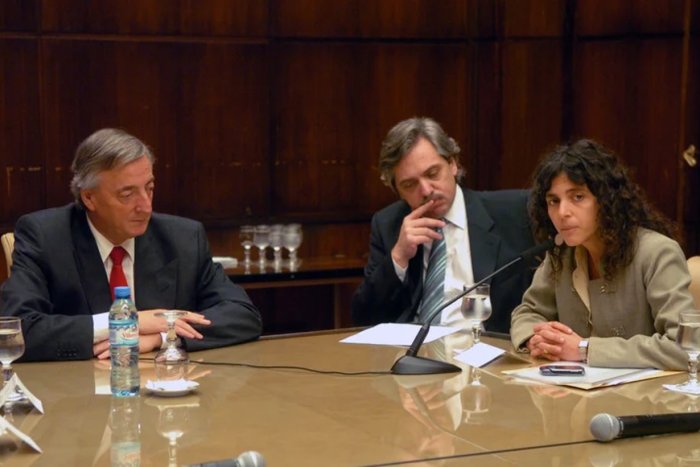 N&eacute;stor Kirchner, Alberto Fern&aacute;ndez y Romina Picolotti, que pas&oacute; de abogada de los ambientalistas a scretaria de Ambiente de la Naci&oacute;n. El a&ntilde;o pasado fue condenada por corrupci&oacute;n.