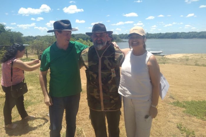 Marcelo Cortiana, de Concordia, con Gustavo Bordet y Mariel &Aacute;vila.