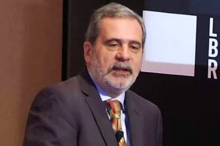 El an&aacute;lisis pol&iacute;tico de Carlos Fara, por Radio 12.