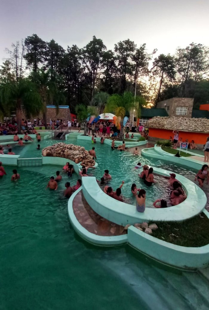 Termas del Ayu&iacute; y sus piletas de agua termal.
