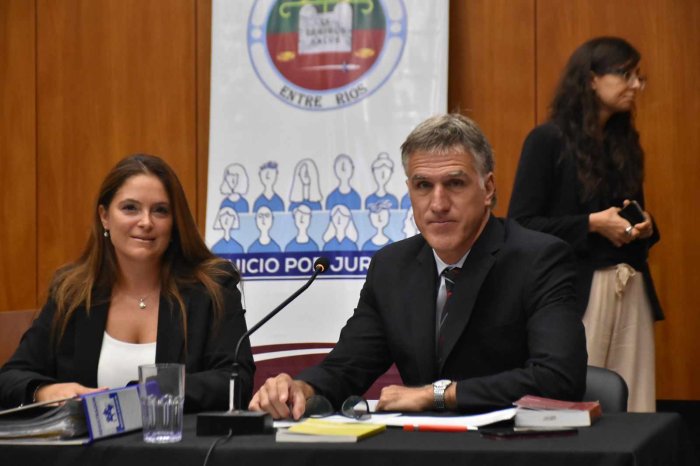 Los fiscales Leandro Dato y Paola Farin&oacute;