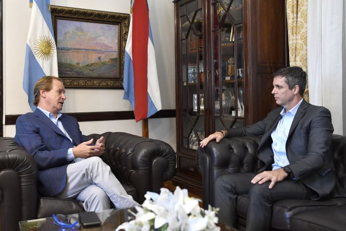 El gobernador recibi&oacute; en su despacho al intendente de Concordia.
