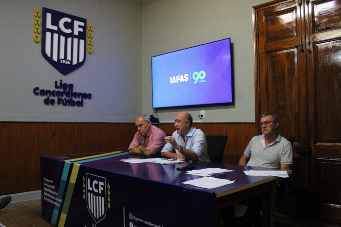 Larroca presidi&oacute; la reuni&oacute;n que tuvo lugar en la sede de la Liga.