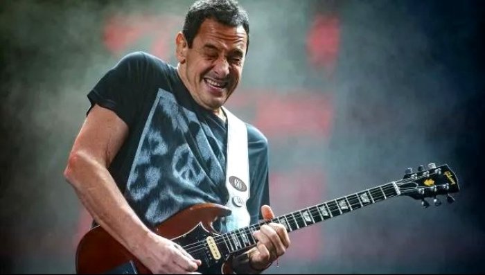 La guitarra que Mollo le regal&oacute;