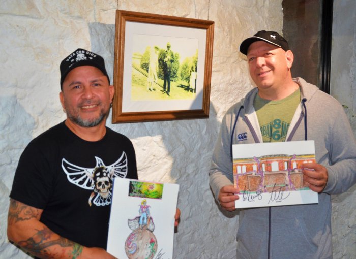 Aquella foto del franc&eacute;s en San Carlos, con el artista y el director del Parque.