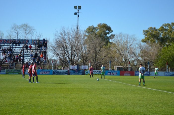 El minuto de silencio en homenaje a Roberto Pav&aacute;n.