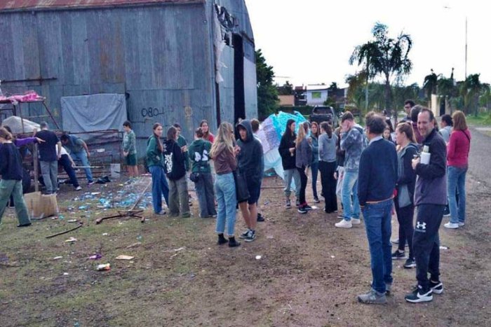 El reclamo se concentr&oacute; en los galpones de la ex estaci&oacute;n de ferrocarril "Concordia Norte".