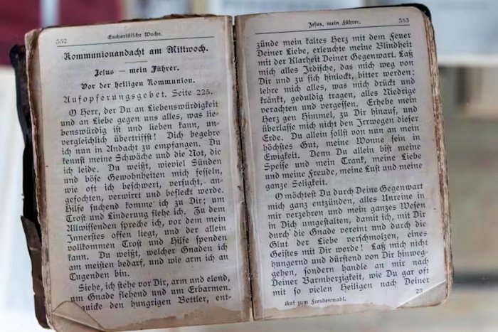 Libros en alem&aacute;n antiguo en el museo de Spatzenkutter, Entre R&iacute;os.