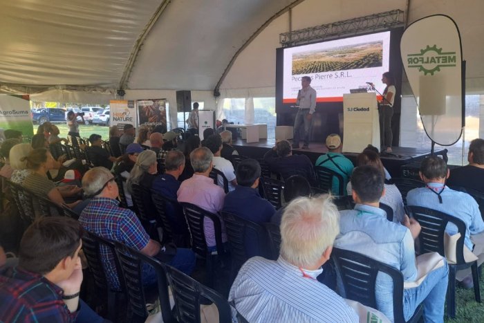 Quiroga L&oacute;pez y la ingeniera D&rsquo; Alessio dieron testimonio sobre la experiencia de la finca anfitriona.