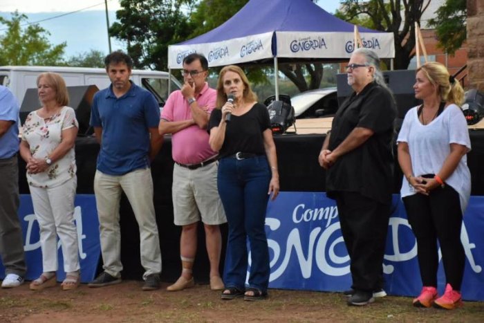 La viceintendente Magdalena Reta de Urquiza, presente en Costanera.