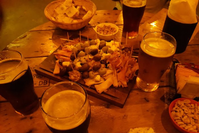 Salir a comer est&aacute; mas caro que en otras temporadas y eso disminuye el consumo.