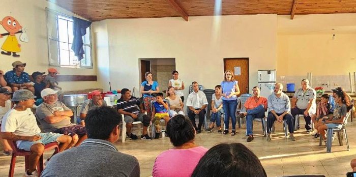 El encuentro se realiz&oacute; en el sal&oacute;n de la parroquia Nuestra Se&ntilde;ora de Lourdes.