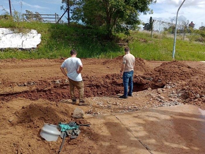 El ca&ntilde;o madre en el que se trabaj&oacute; est&aacute; sobre calle Belgrano.